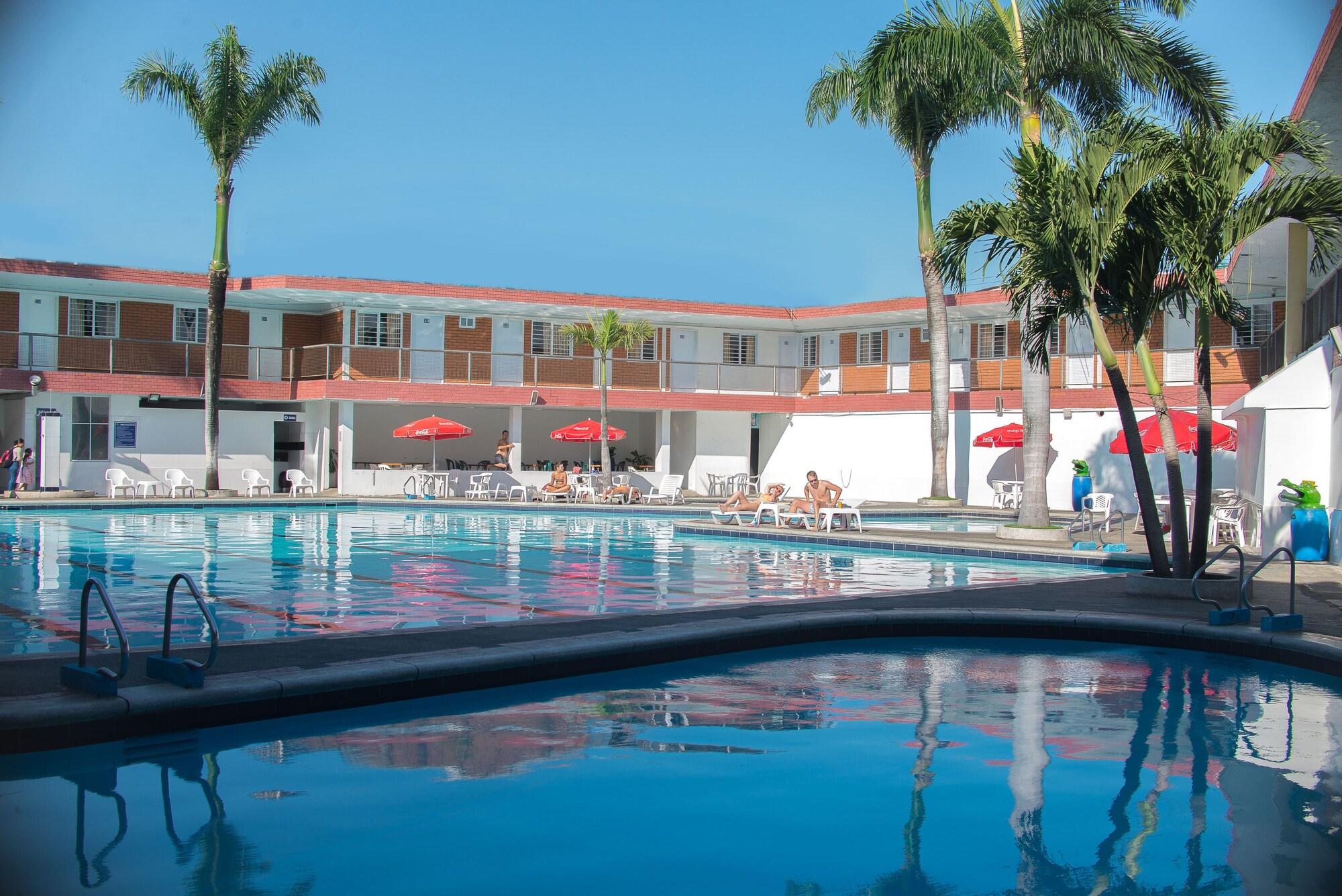 Hotel La Luna Santiago de Cali Bagian luar foto