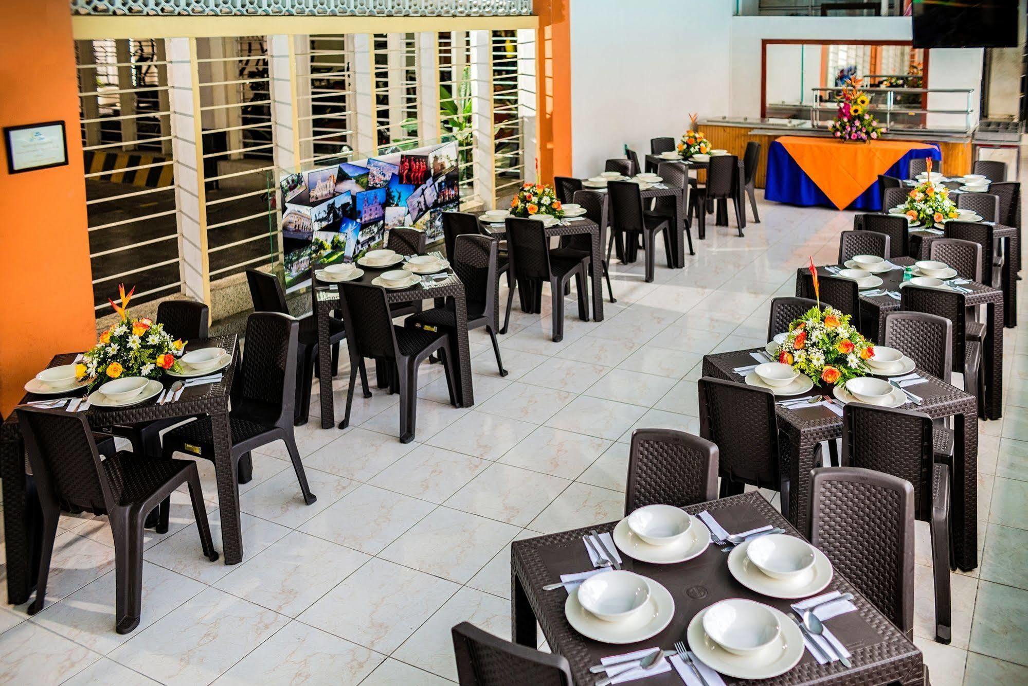 Hotel La Luna Santiago de Cali Bagian luar foto